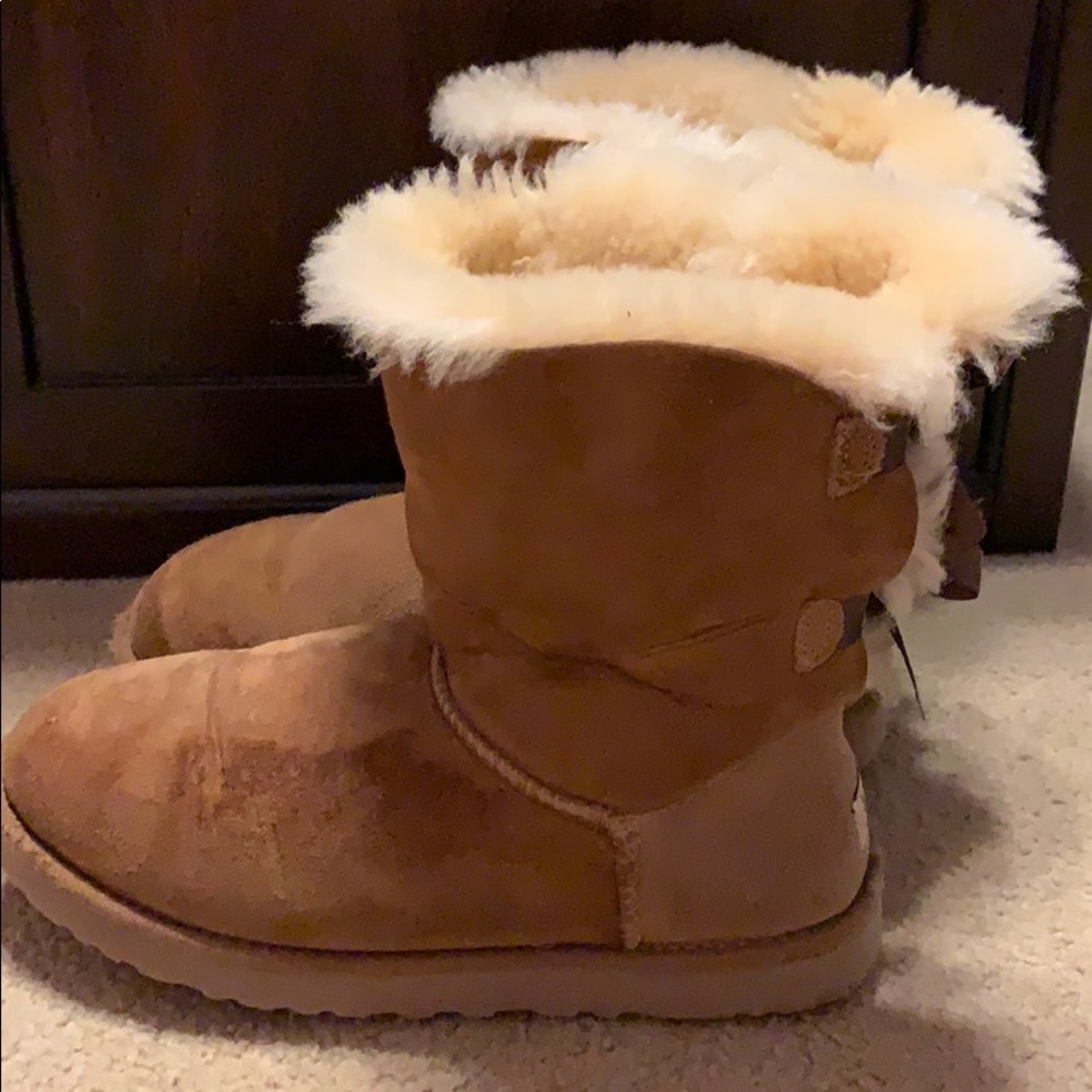 Tan bailey bow Ugg boots